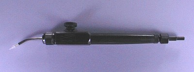 PCTFE材质的喷嘴型真空吸笔(真空镊子):可安全的吸住易碎的半导体小尺寸晶圆而不刮伤。确保足够的吸力。处理大尺寸硅晶圆的真空吸笔亦供应中。Vacuum Pick Up Tool for Die Handling