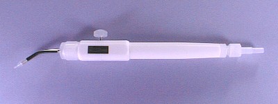 PCTFE材质的喷嘴型真空吸笔(真空镊子):可安全的吸住易碎的半导体小尺寸晶圆(硅片)而不刮伤。确保足够的吸力。处理大尺寸晶圆的真空吸笔亦供应中。
