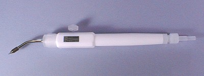 Vespel(R)材质的喷嘴型真空吸笔:可安全的吸住易碎的半导体小尺寸硅片(晶圆)而不刮伤。确保足够的吸力。与真空吸笔本身连接的真空泵提供了足够的吸力。Vacuum Pick Up Tool for Die Handling
